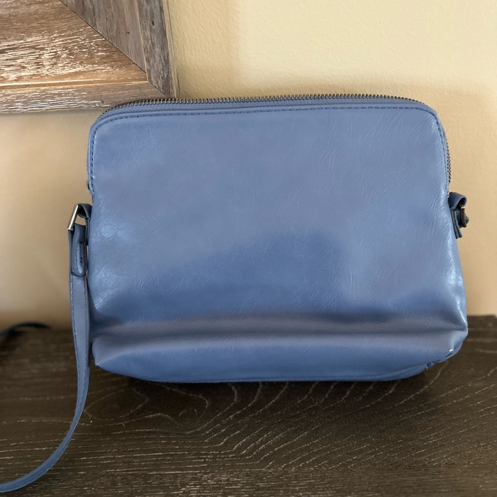 Universal Threads Dusty Blue Crossbody Bag - Picture 2 of 3